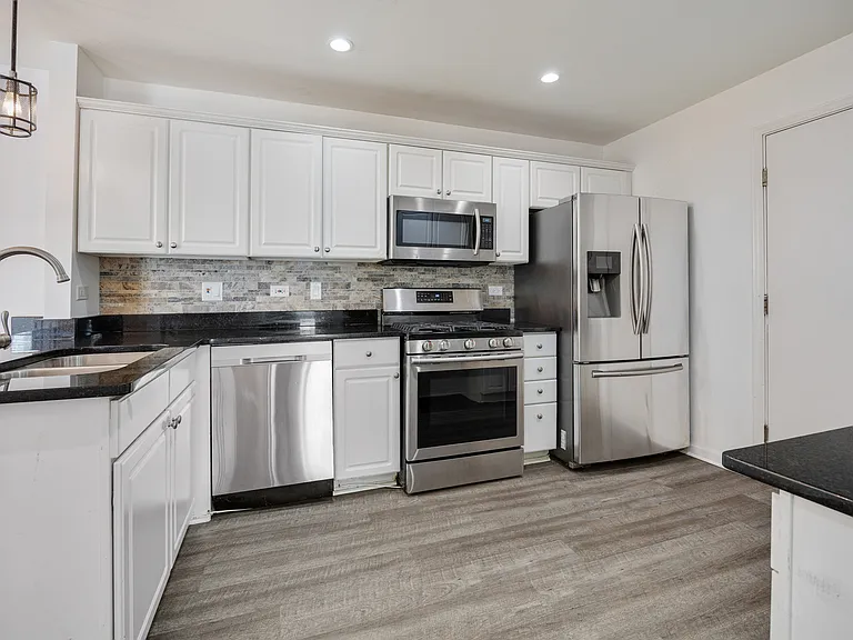 54 Egg Harbour Ct — Photo 5
