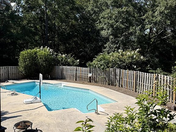 3rd image of 115 Brier Patch Rd