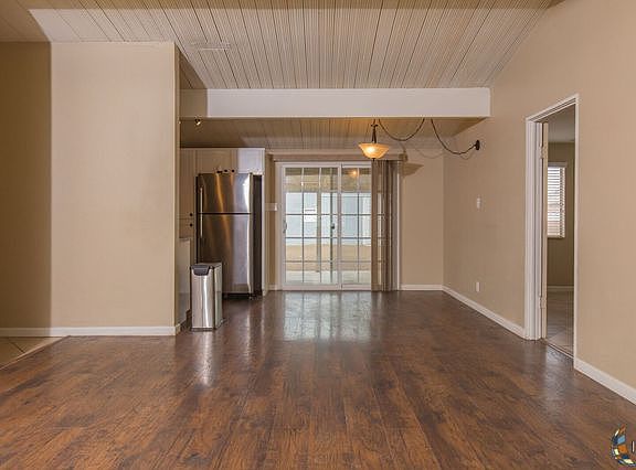 2nd image of 1532 Sandalwood Dr