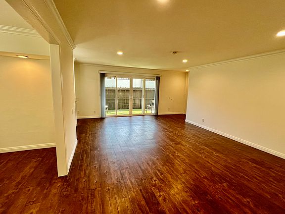 3rd image of 31505 Lindero Canyon Rd Unit 2