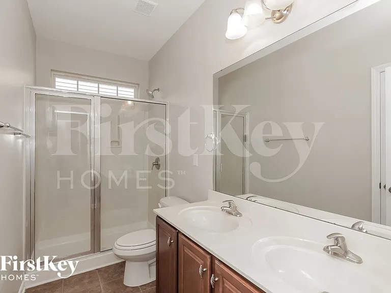 2266 Isaac St — Photo 14