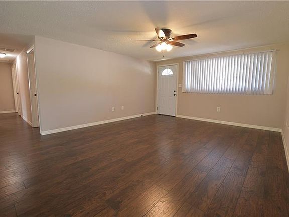 2nd image of 1113 Melville Ave