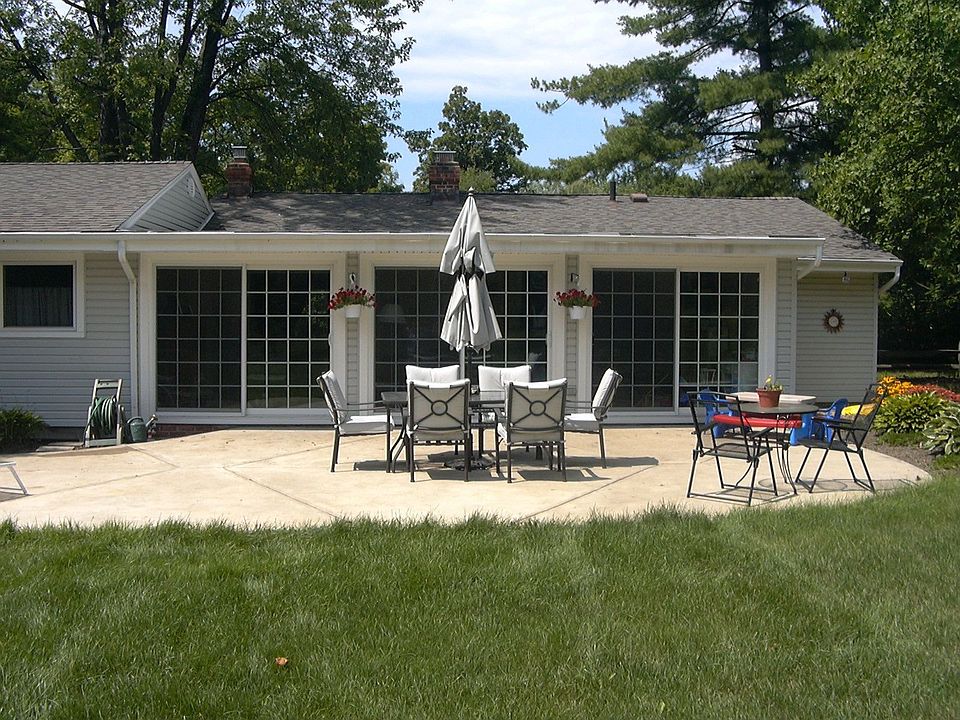 2nd image of 15275 Munn Rd