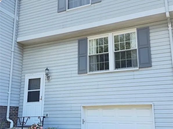 5085 Empire Dr, Bridgeville, PA 15017