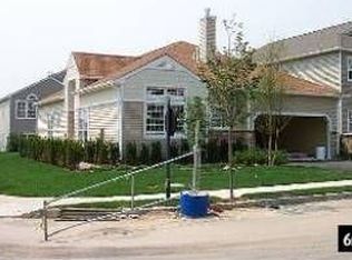 2 Cove Ln, Plainview, NY 11803