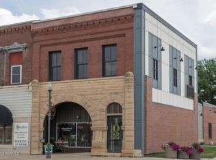 102 Main St N, Stewartville, MN 55976