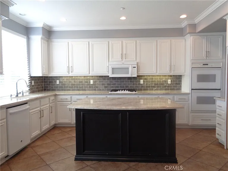 20904 Monarch Ln #27 — Photo 9