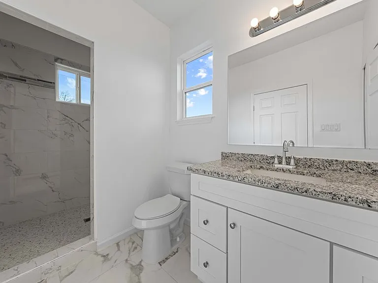 323 Gabriel St #101 — Photo 25