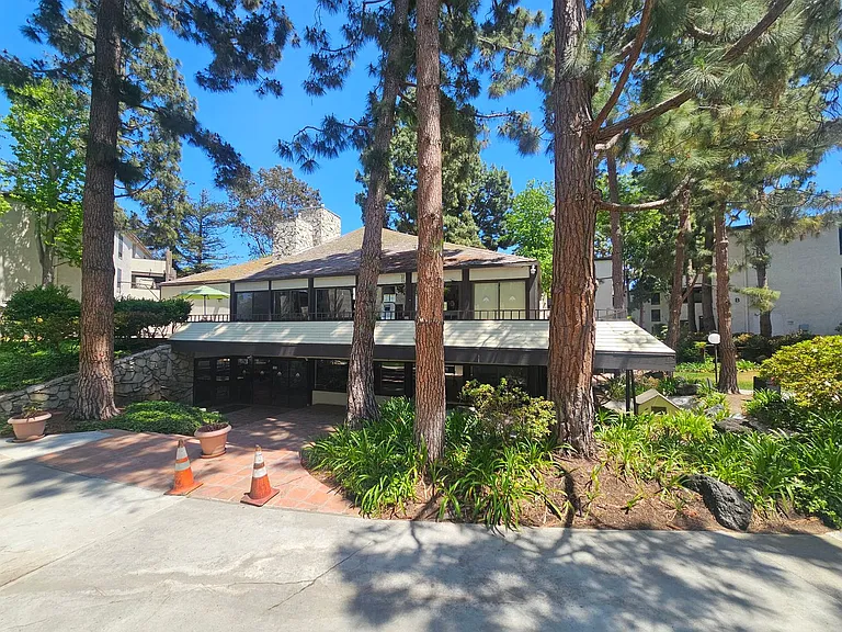 8650 Gulana Ave — Photo 21