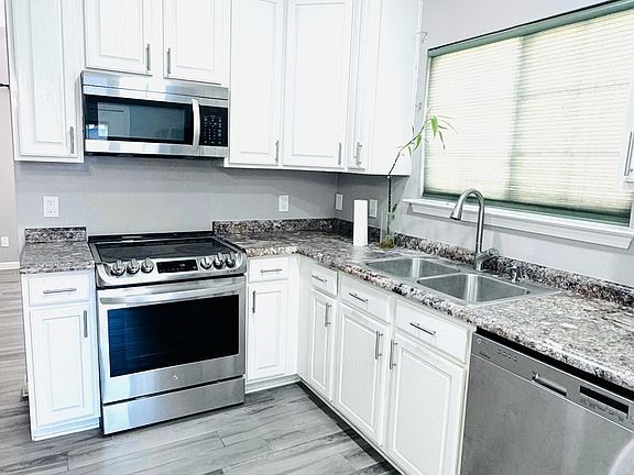 4th image of 1138 Briarwood Dr