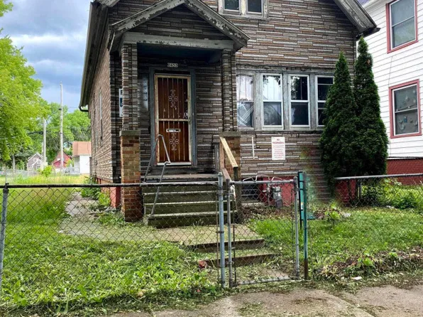 2453 N 15th St, Milwaukee, WI 53206