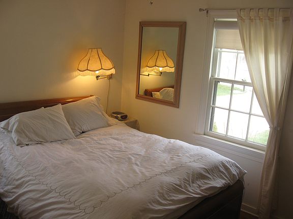 Master Bedroom with Queen si