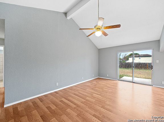 5th image of 421 Margo St