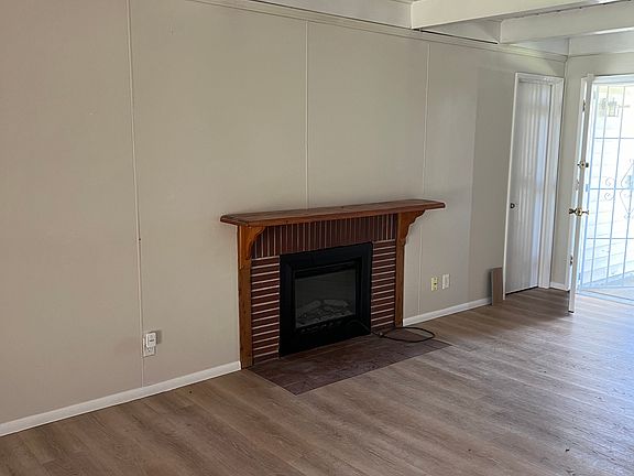 3rd image of 3672 Stephen Dr