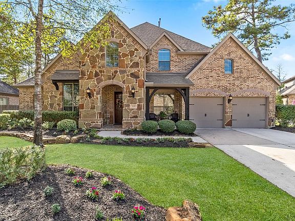 Stunning Highland Home in Woodforest!
