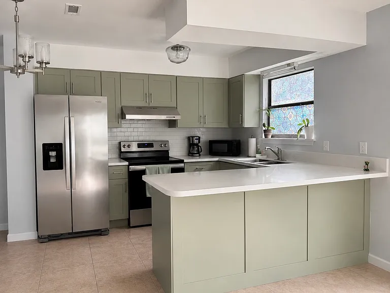 622 Carnathan Ct — Photo 2