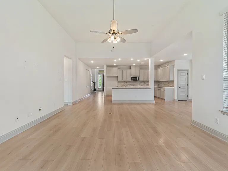 3208 Heathrow Rd — Photo 6