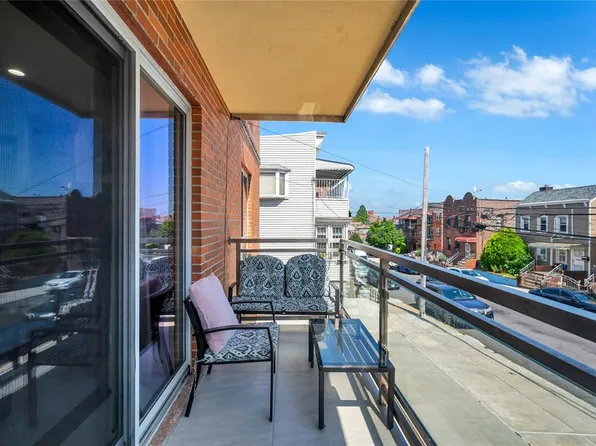 74-25 43rd Avenue image 3 of 20