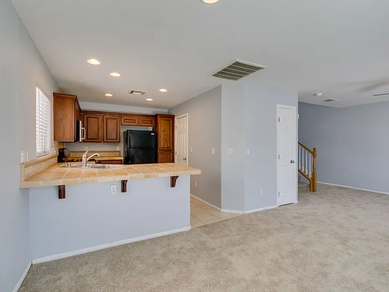 8433 Spencer Canyon St — Photo 20