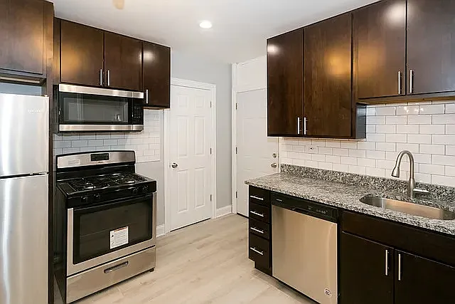834 N Mozart St #2R — Photo 7