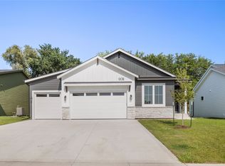 931 Roosevelt St, Polk City, IA 50226