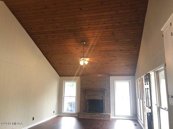 4th image of 3853 Drury Dr