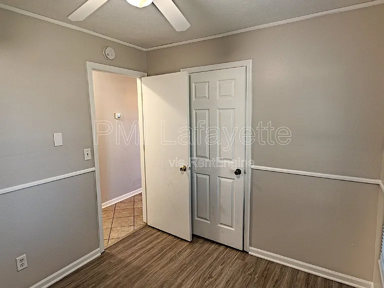 821 Julia Ln — Photo 10