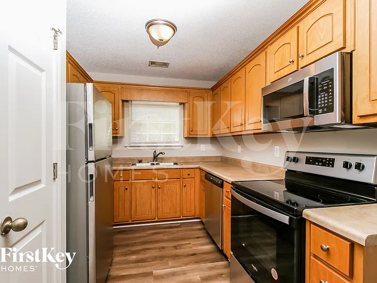 115 Kendall Ln — Photo 8