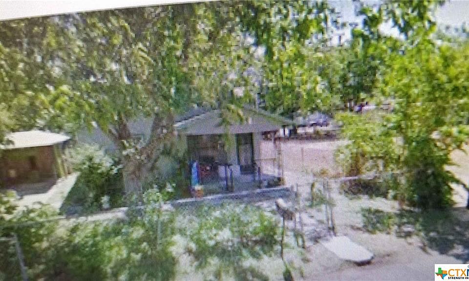 1st image of 637 S Flores Cor