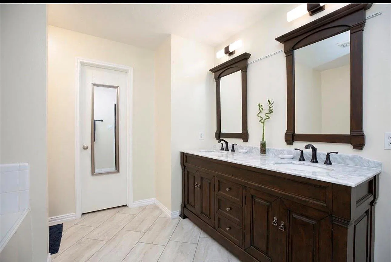 4 bed, 2.5 bath, 2321 sqft, $2,250 — Photo 4
