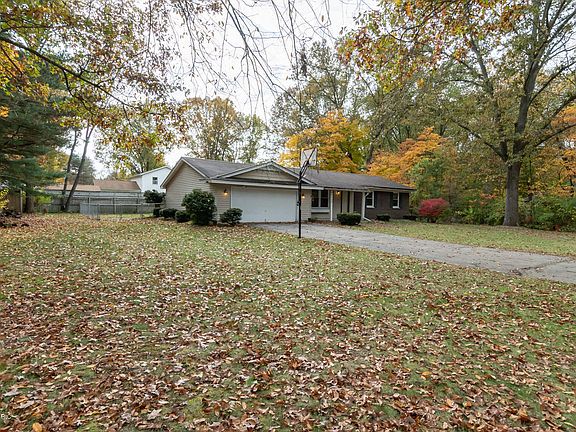 2nd image of 28253 Wexford Dr
