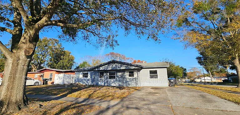 5935 Antilla Dr — Photo 1