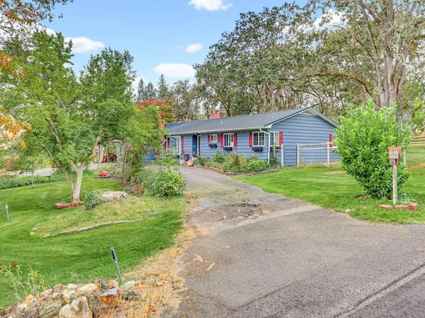1921 Old Military Rd, Central Point, OR 97502