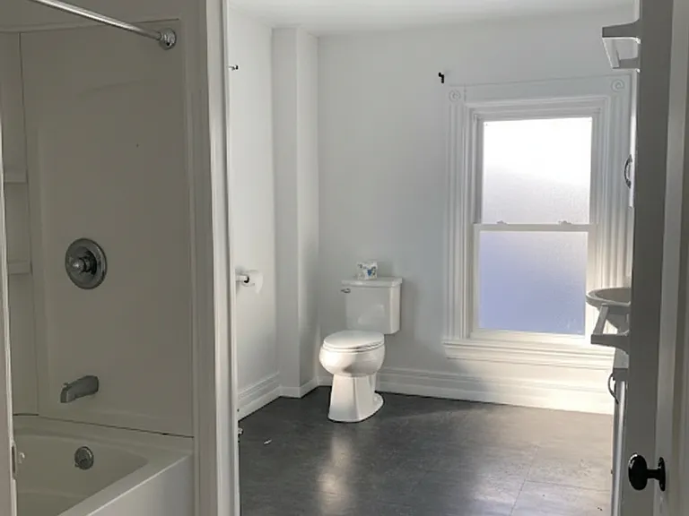 upstairs full bath