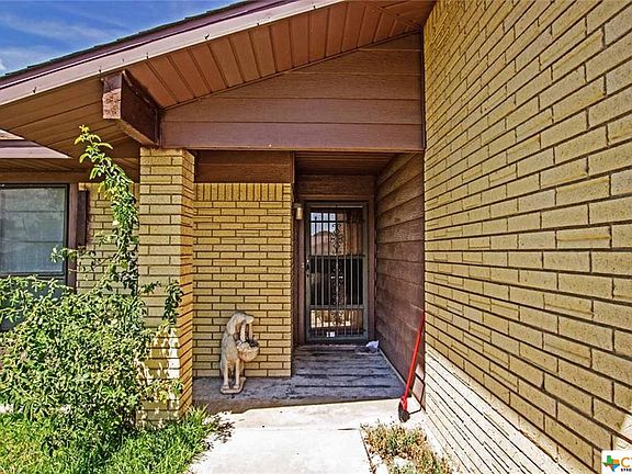 4th image of 2903 Lawndale St