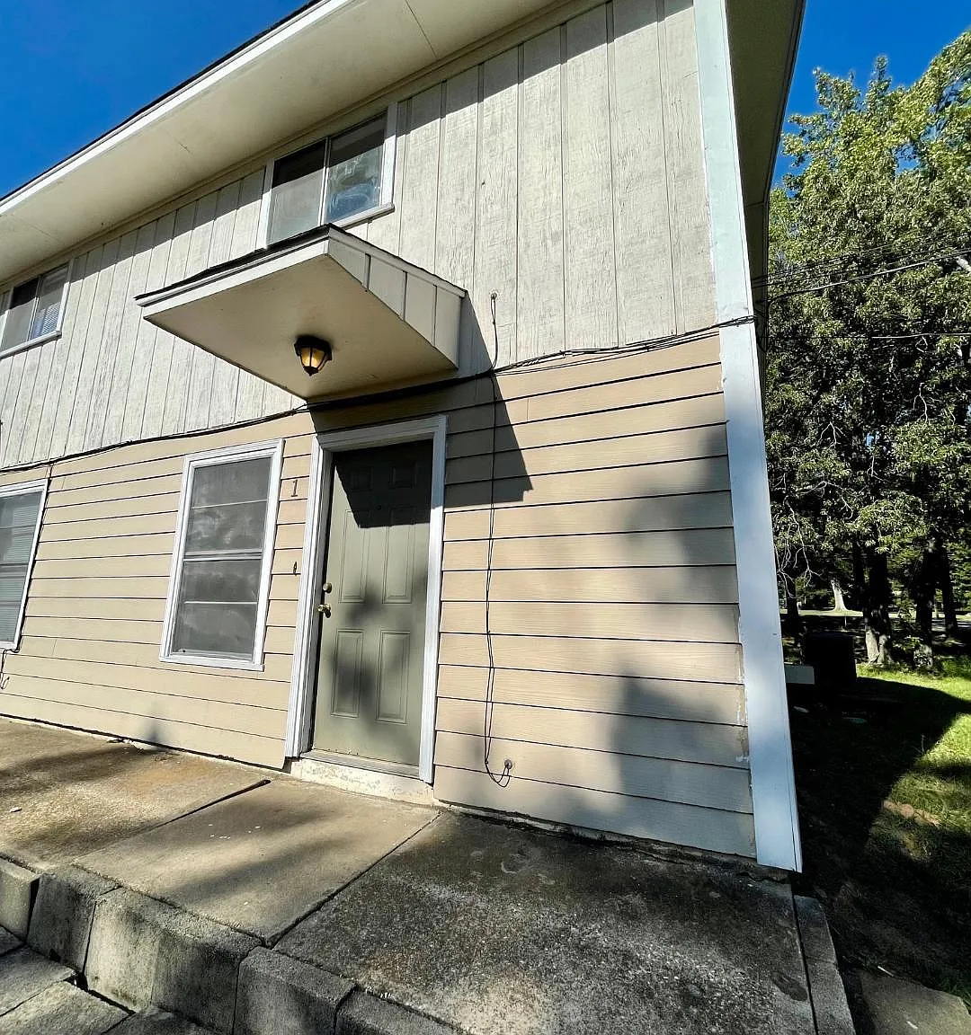 2 bed, 1100 sqft, $925 — Photo 1