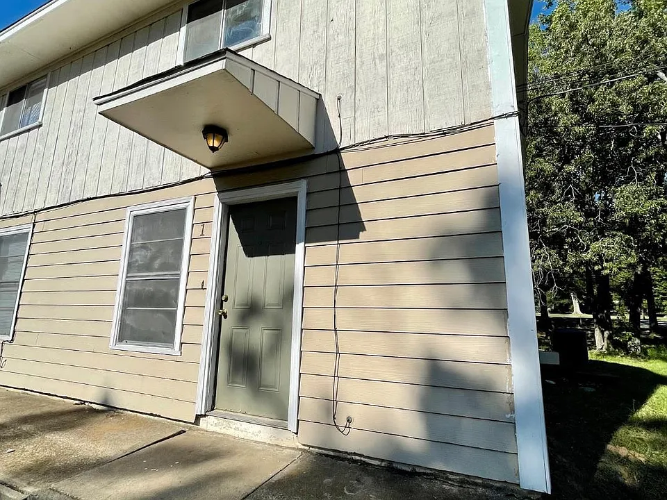 130 Jackson St #1