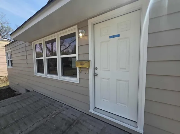 319 W Elm St, Junction City, KS 66441