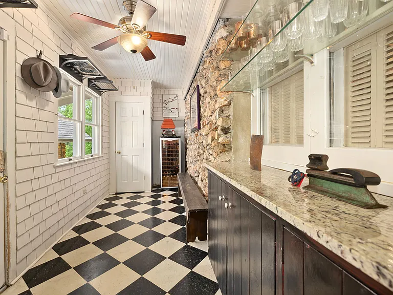 Mud room