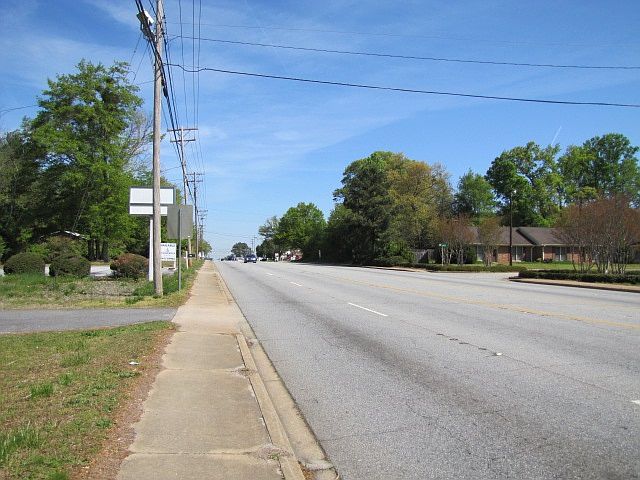 2nd image of 324 E Blackstock Rd