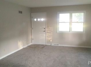 300 N West St, Tremont, IL 61568