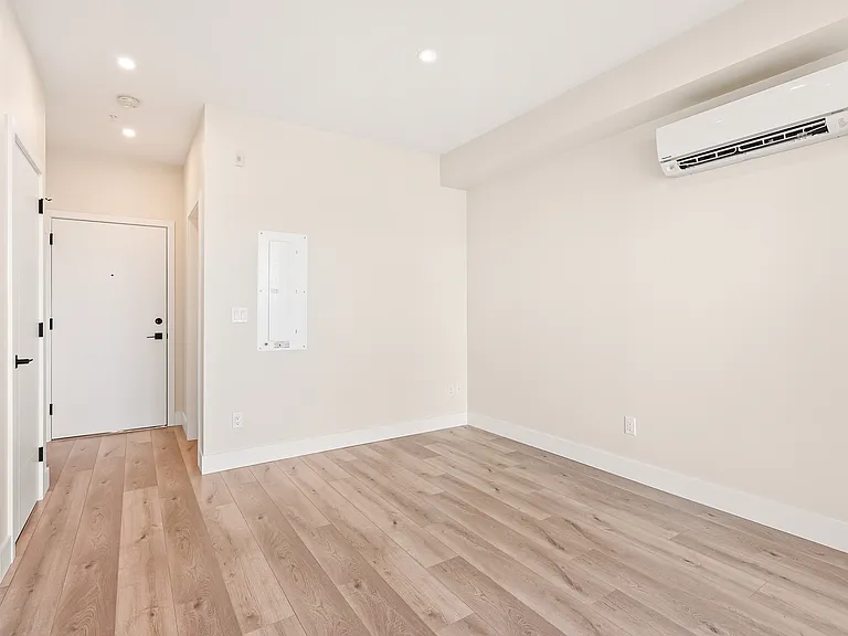 45511 Campus Dr — Photo 25