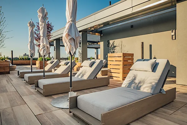 Rented by Nooklyn NYC LLC | media 106