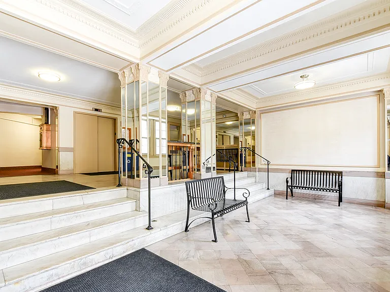 Wakefield Hall — Photo 14