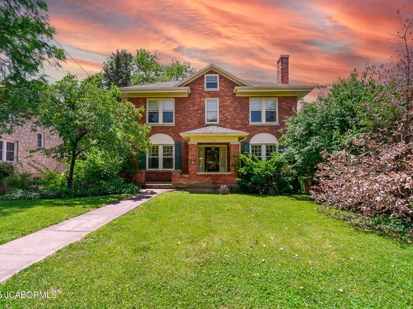 1102 Vineyard Sq, Jefferson City, MO 65101