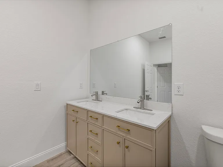 232 Fowler Ave S — Photo 8