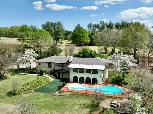 455 Gleneagles Rd W, Statesville, NC 28625