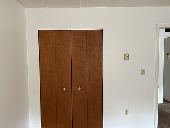 3rd image of 370 Newton Cir APT 208