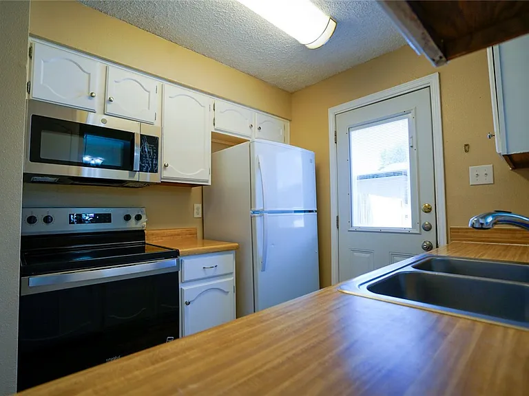 6702 Everhart Rd E #102 — Photo 7