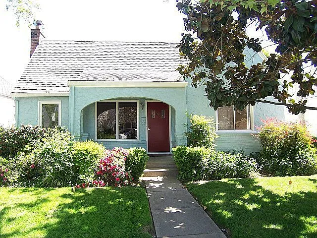 2713 23rd St photo 1